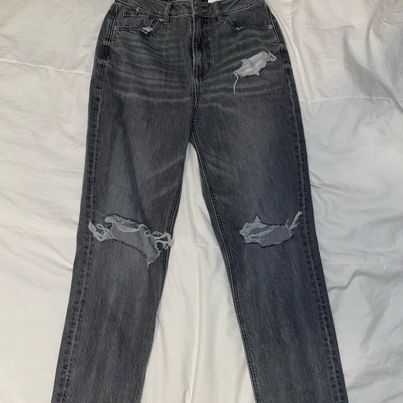 American Eagle Ripped Jeans - Picture 3 of 3